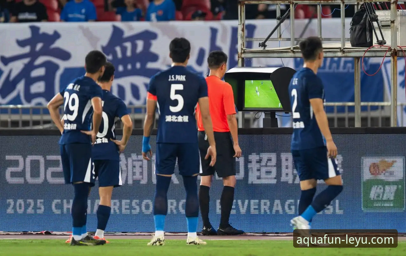 乐鱼官方下载安装 揭秘青岛海牛3-1力克海港:13年等待背后的战术密码与赛场真相